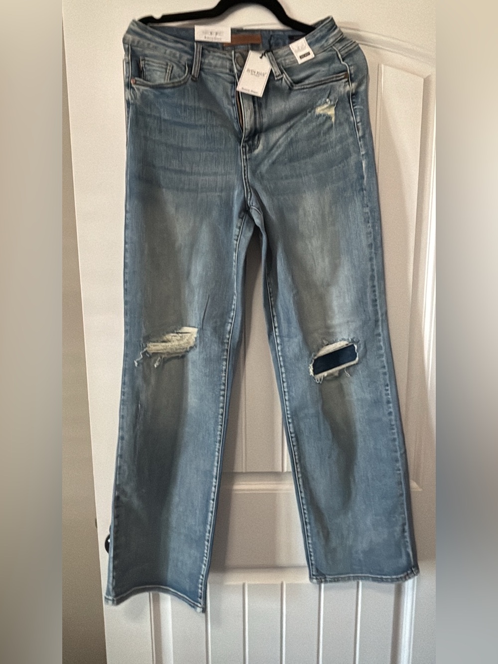 Judy Blue Light Blue Straight Leg Distressed Jeans
